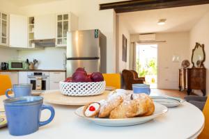 Apartment with private veranda and garden 1 km from Porto Frailis beach, Arbatax