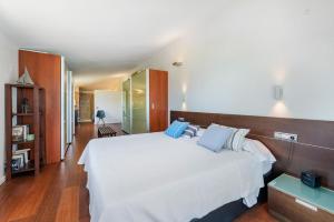 Can Mir - Frontline, Large Balcony & Sea View