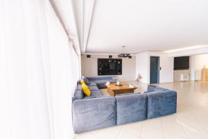 Spacious Modern Apartments With Great Rooftop View