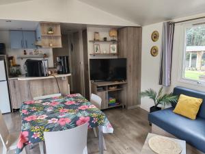 Mobil home - 8 couchages avec lit bébé - ECRIN DE SÉRÉNITÉ - Camping TIKAYAN 5 étoiles - Le Muy
