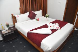 RD Hotel-Near Anna Statue