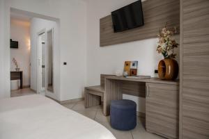 Hotel Embassy