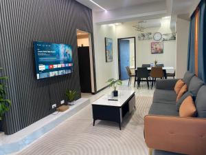 Luxury 3BR Cozy Seaview Poolview Family Group 2 Pools Near Okada Airport MOA