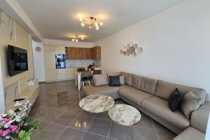 Sunset Luxury Apartment - Happy Rentals