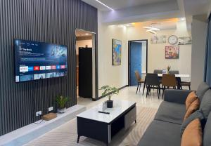 Luxury 3BR Cozy Seaview Poolview Family Group 2 Pools Near Okada Airport MOA