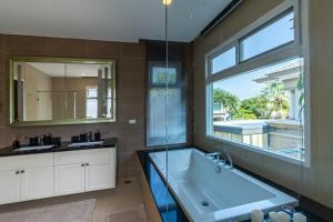 Villa 3 Bedrooms 5 Bathrooms 2 Multi Rooms WiFi