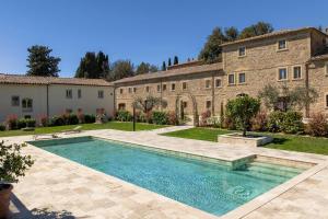 Borgo Ariano near Volterra by PosarelliVillas