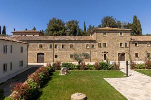 Borgo Ariano near Volterra by PosarelliVillas