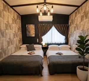 Hideout Tsutenkaku - Entire House for 7, 1 Min to Tsutenkaku