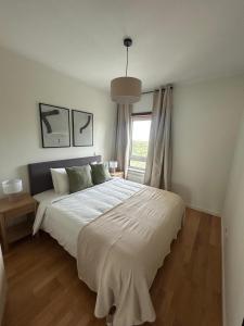 Areeiro Elegant Modern by Homing