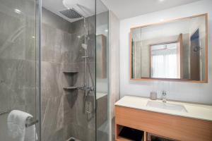 Laguna Beachside Residences Building 2 by Banyan Living