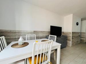 Appartamento Moderno Puerta del Sol Piscina, Wi-Fi e Terrazza a Caleta de Fuste