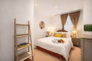 Luxury 3BR Apartment in Central Croydon