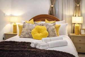 Luxury 3BR Apartment in Central Croydon