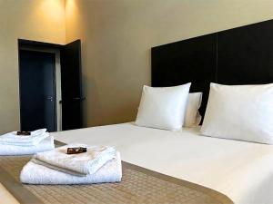 Breda Apartment w Kitchen & Private Bathroom 2p