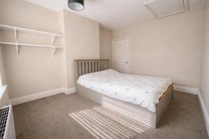 Entire house in city of Leicester