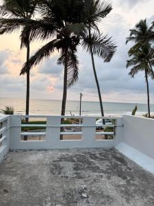 Mannath lands end Beach house