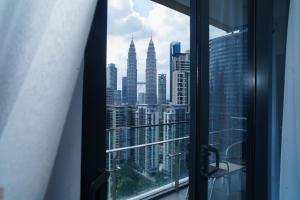The Luxury Apartment KLCC by Mimi