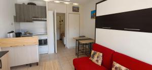 Studio with Balcony Pool & Parking