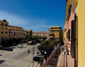 ARTEMISIA APARTMENT - Elegant spacious flat in NETTUNO City Center, just steps from the Sea, Beaches, Marina, Train&Bus Station