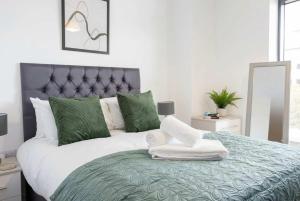 Modern Studio with Balcony in Manchester