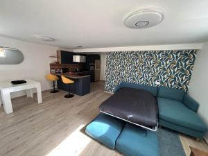 Bright and Modern Apartment with Terrace near Paris Disney and CDG