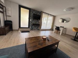 Bright and Modern Apartment with Terrace near Paris Disney and CDG