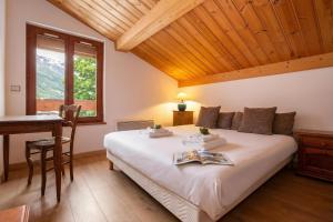 Chalet du Golf618 Family retreat for 9 next to Ski lifts - Happy Rentals
