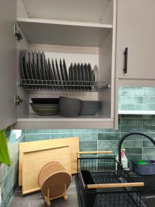 Renovated 2BR Apt near Mackenzie Beach