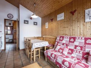 Charmant 2 pièces avec cheminée, près des pistes, garage inclus - FR-1-304-85