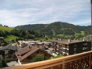 Charmant 2 pièces avec cheminée, près des pistes, garage inclus - FR-1-304-85