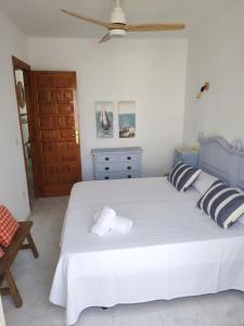 Vera Jardín a 300 metros de la playa