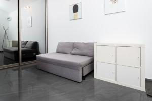 Tobaco Park Urban Chic Apartment by BookingHost