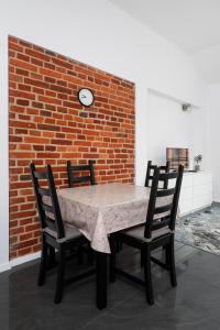 Tobaco Park Urban Chic Apartment by BookingHost