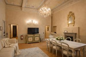 Avignonesi - Elegant Apartment in Montepulciano Historic Center