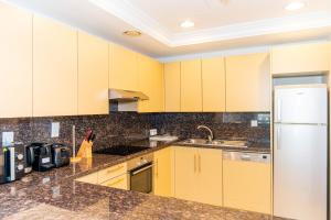 Spacious 1-BR Fairmount North Community View