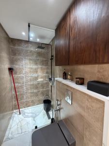Bright 2-bedroom apartment in Harhoura