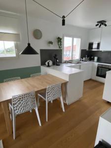 Bel appartement, 1ère ligne de mer, vue mer toutes pièces