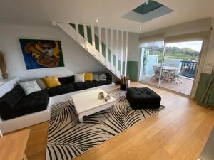 Bel appartement, 1ère ligne de mer, vue mer toutes pièces