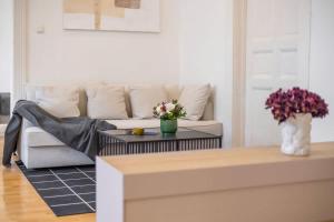 Home Minimalist Urban Escape - Central Budapest