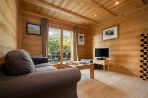 Apt La Sauvageonne in Servoz Balcony & Mountain views - Happy Rentals