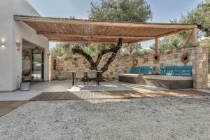 Natura Oliva House
