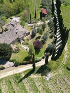 Croce di Bibbiano Apartaments with Pool in front of San Gimignano