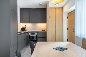 Mountain Meadows Apt 1