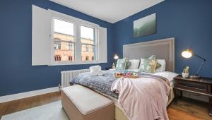 Modern Luxury 4 Bedroom Home In Holland Park