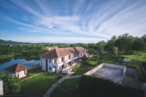 Leaves Valley Resort