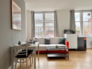 Clerkenwell Apartments by PrimeCityHosts