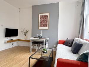 Clerkenwell Apartments by PrimeCityHosts