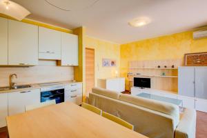 Azzurro Apartment