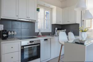 Konstantinos and Elenis Apartment